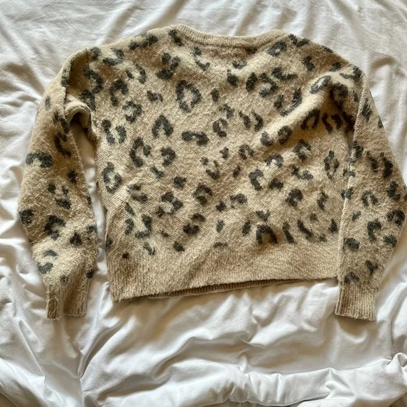 A&F leopard print sweater - Picture 3 of 4